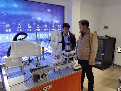 王华校长调研我院邵宗凯副教授领衔创办的昆明联诚科技股份
